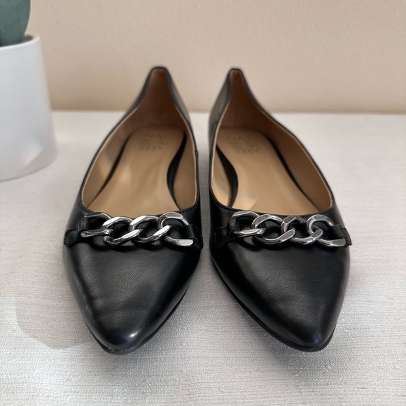 Naturalizer Bobby Black Faux Leather Chain Charm Pointy Flats Women’s 7.5M - Picture 6 of 13